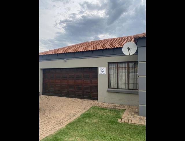 3 BEDROOM HOUSE FOR SALE IN JACKAROO PARK